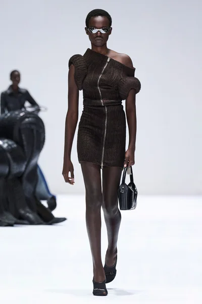 Look 17